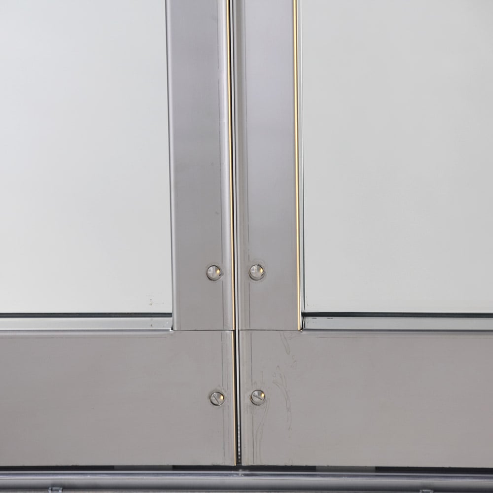 نقطه اتصلی لته های درب طبقه استیل و شیشه مدل سانترال